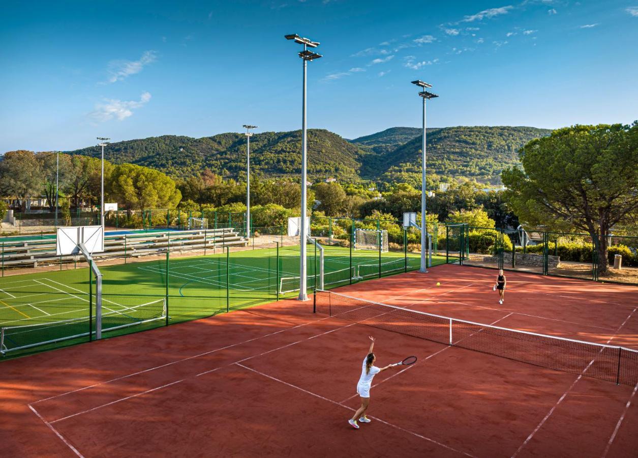 Valamar Amicor Green Resort Stari Grad  Exterior foto
