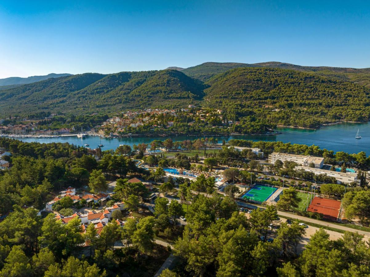 Valamar Amicor Green Resort Stari Grad  Exterior foto