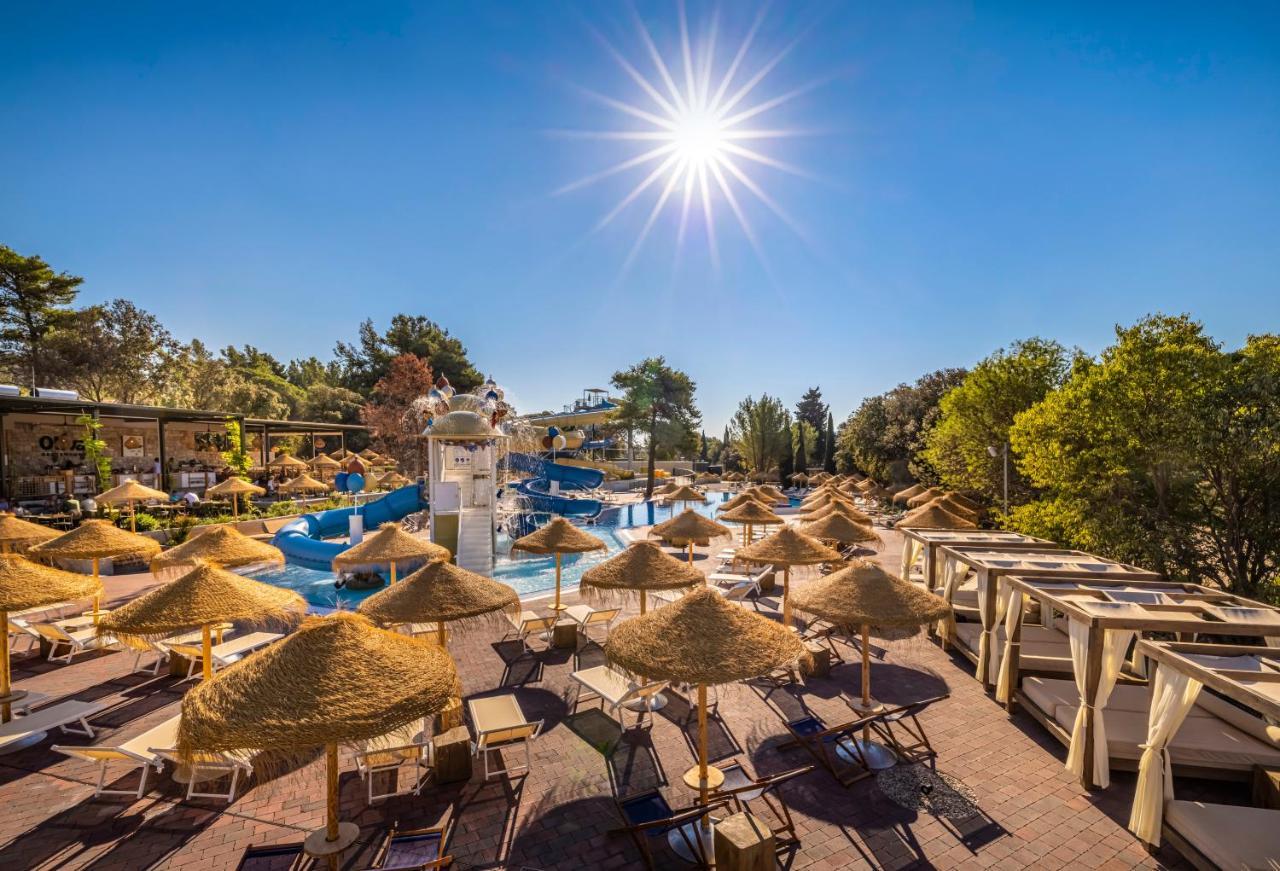 Valamar Amicor Green Resort Stari Grad  Exterior foto