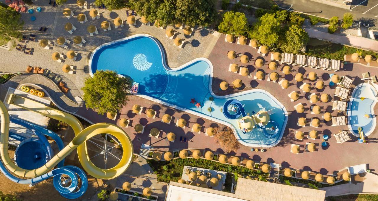 Valamar Amicor Green Resort Stari Grad  Exterior foto