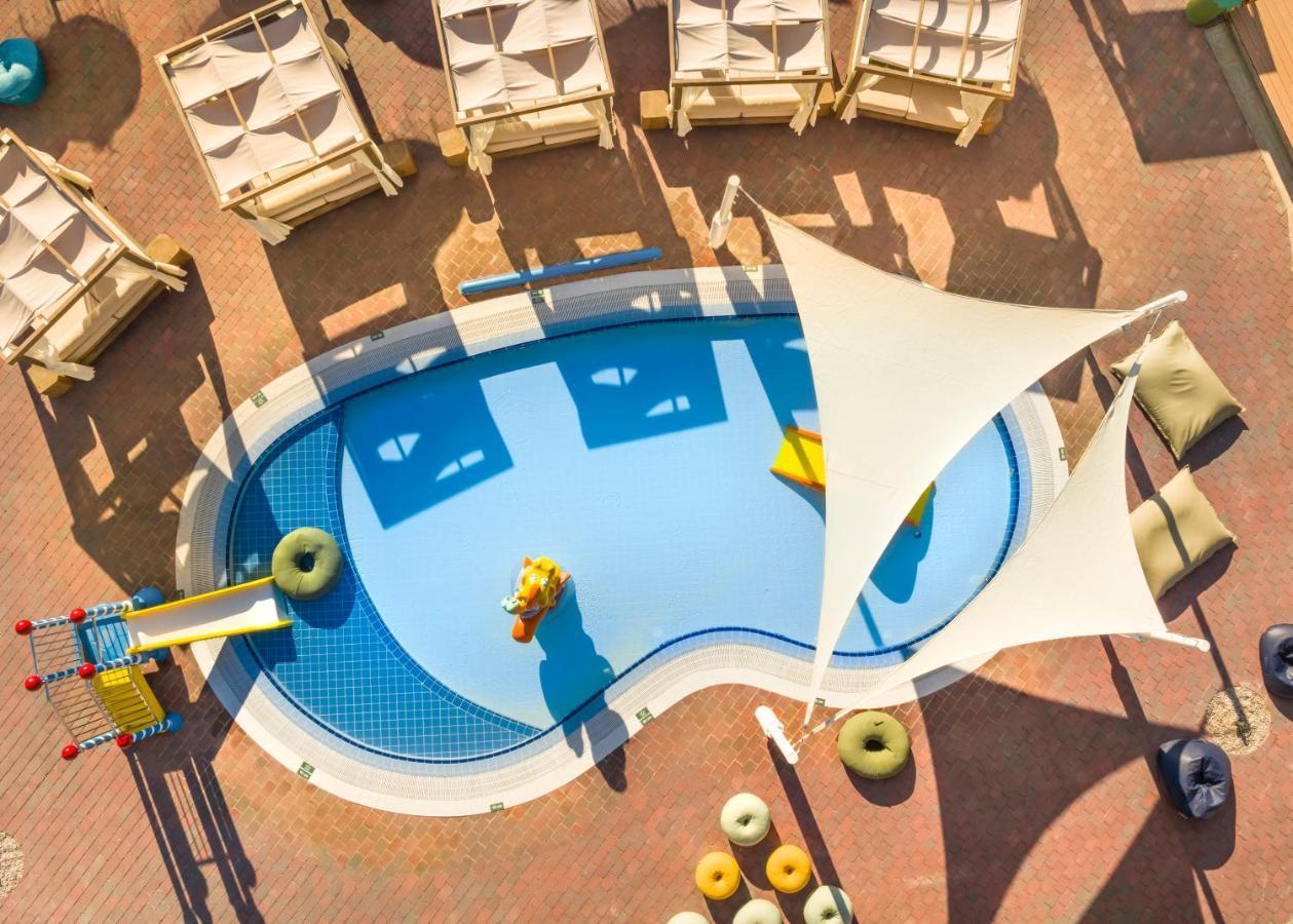 Valamar Amicor Green Resort Stari Grad  Exterior foto