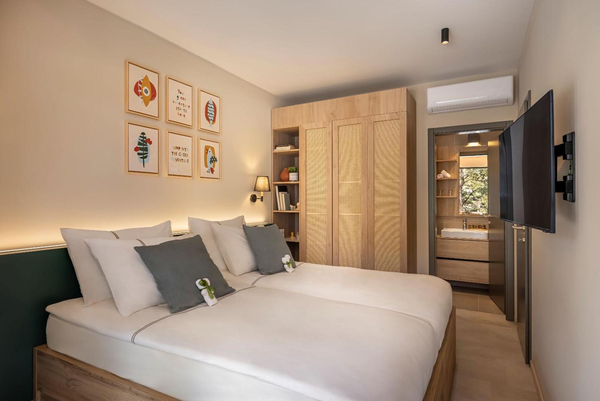 Valamar Amicor Green Resort Stari Grad  Habitación foto