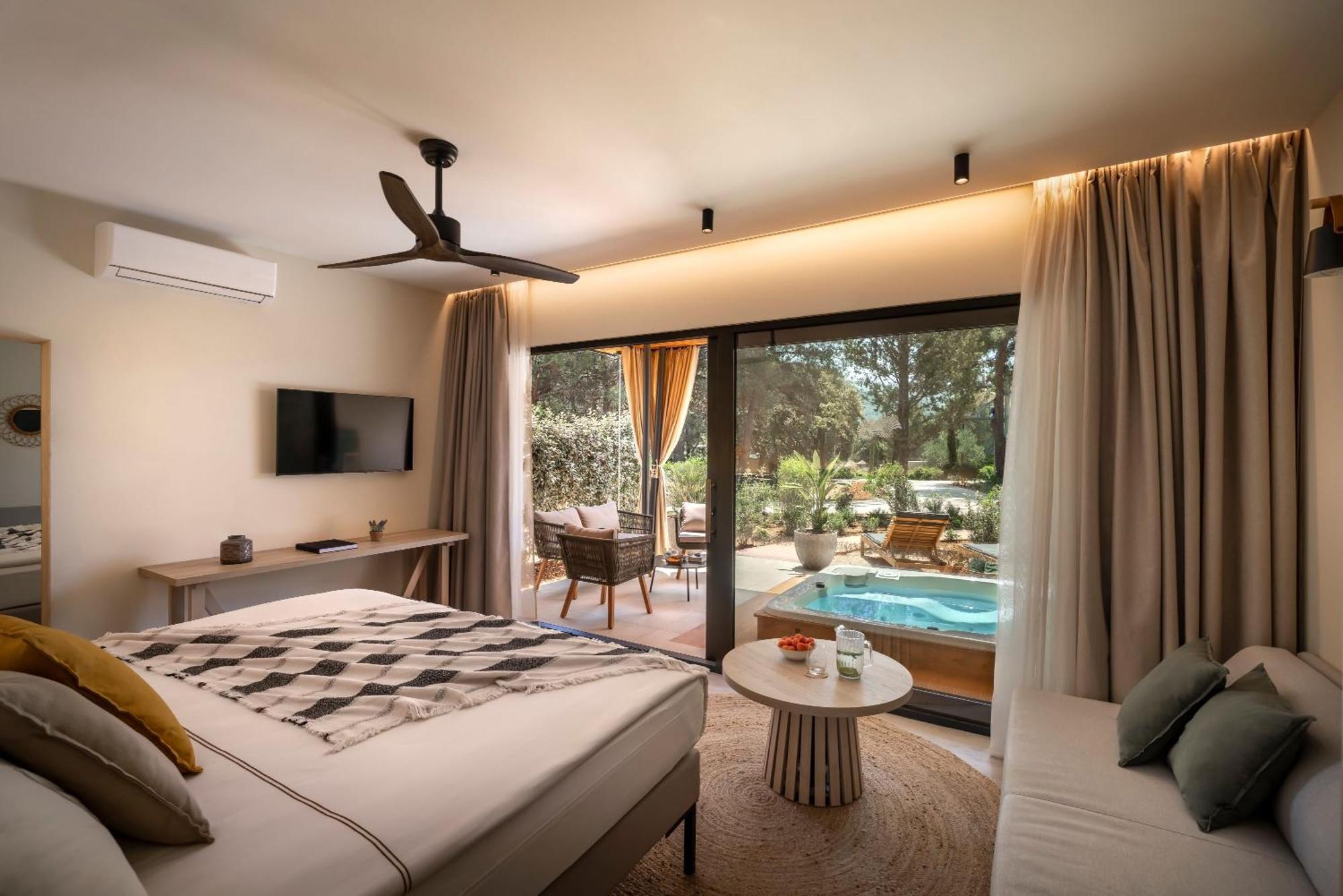 Valamar Amicor Green Resort Stari Grad  Exterior foto